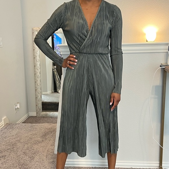 Green Velvet Plunge Cropped Jumpsuit - Picture 1 of 2